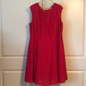 Red dress, missing belt